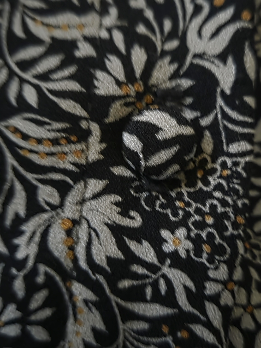 DREW. Black Floral Blouse Long Sleeve Lightweight Button Front Top - Picture 6 of 7